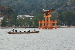 02-The great Torii of Itsukushima-jinja